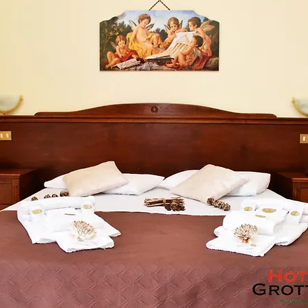 Grotticelli 3* Scopello (Sicily)
