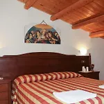 Grotticelli 3* Scopello (Sicily)