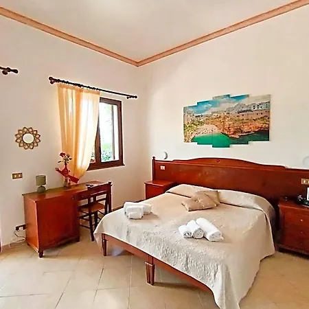 Grotticelli 3* Scopello (Sicily)