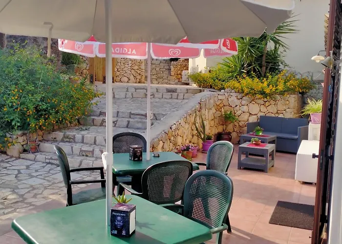 Grotticelli 3* Scopello (Sicily)