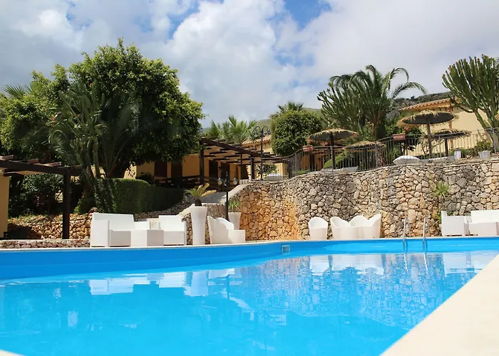 Grotticelli 3* Scopello (Sicily)