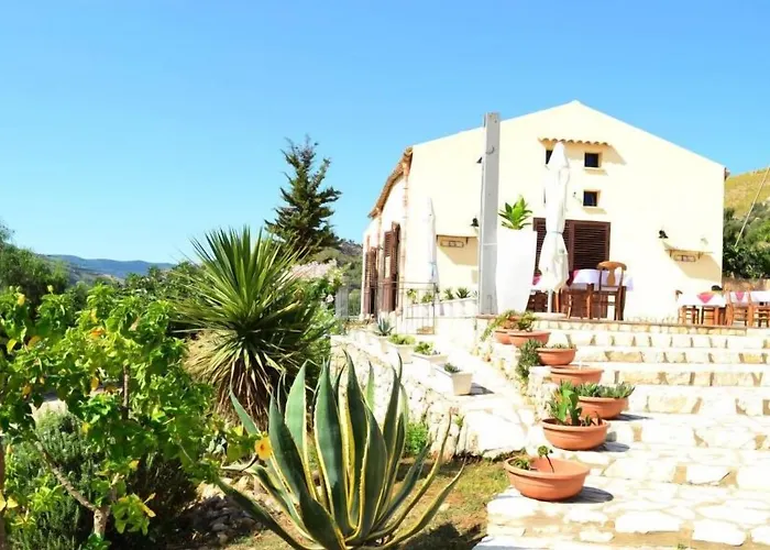 Grotticelli 3* Scopello (Sicily)